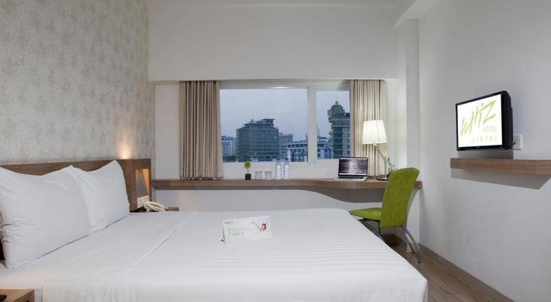 Whiz Hotel Cikini Jakarta Exterior foto