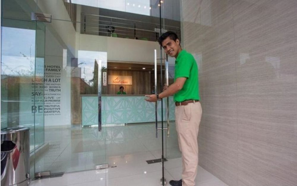 Whiz Hotel Cikini Jakarta Exterior foto
